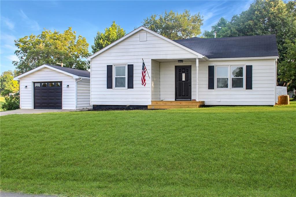 507 W Walnut Street - Photo 1
