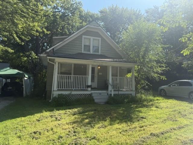 10120 GOLF Avenue - Photo 1