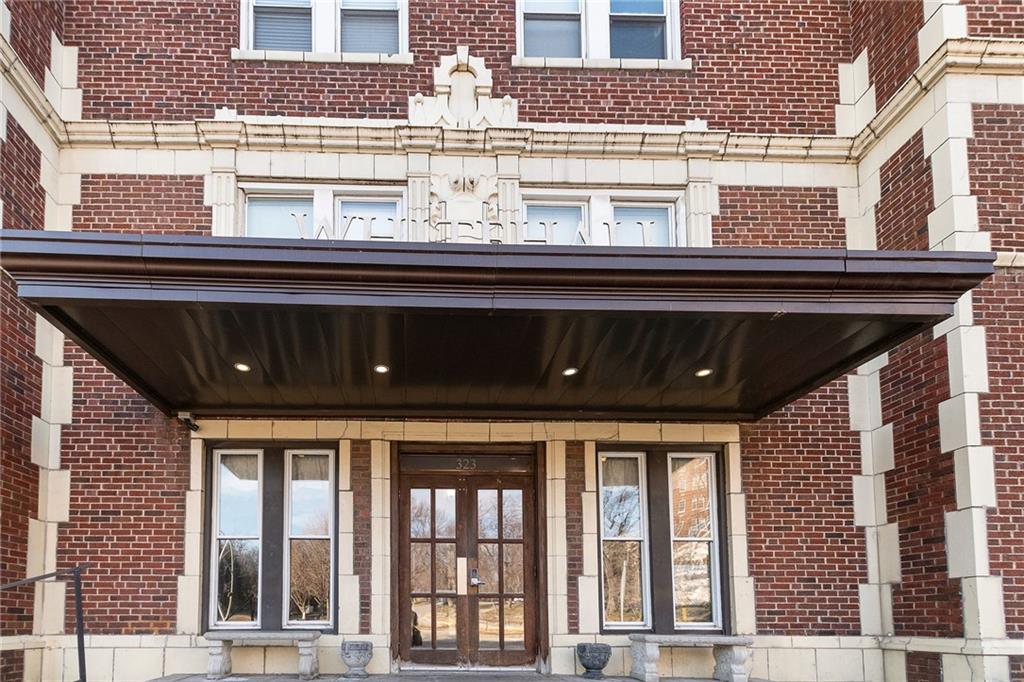 323 Emanuel Cleaver II Boulevard #8C - Photo 1