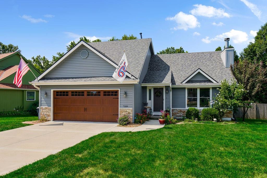 7328 N Corrington Avenue - Photo 1