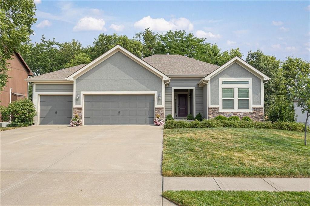 408 Lee Drive - Photo 1