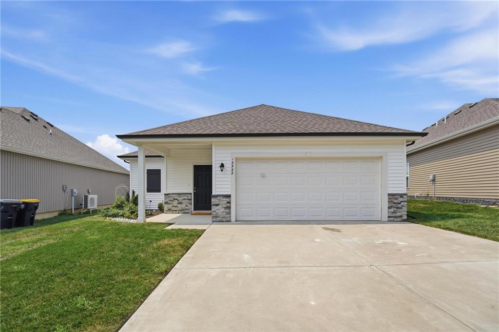 12322 N Pomona Avenue - Photo 1