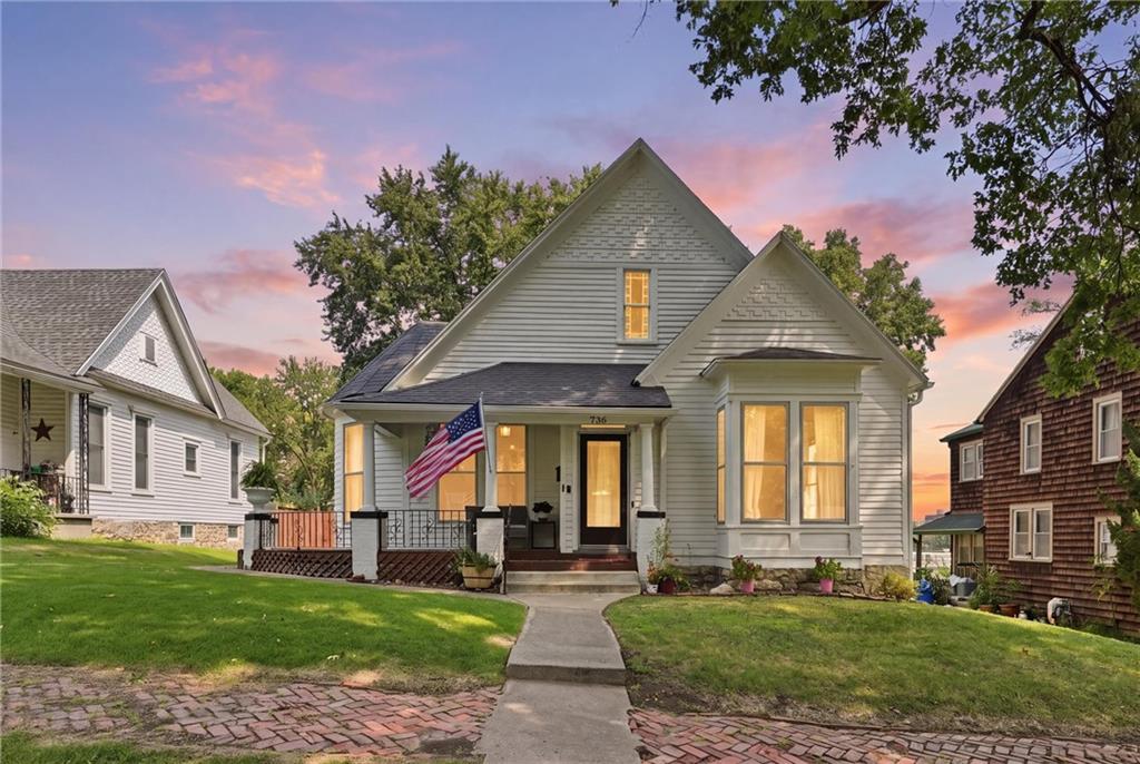 736 Walnut Street - Photo 1