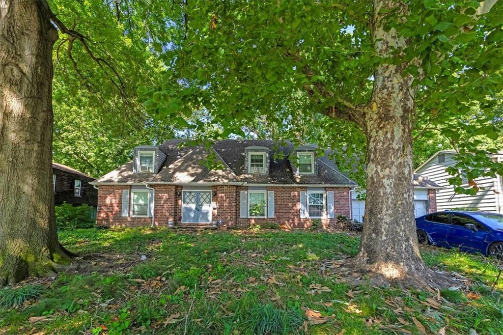 5206 Spring Avenue - Photo 1