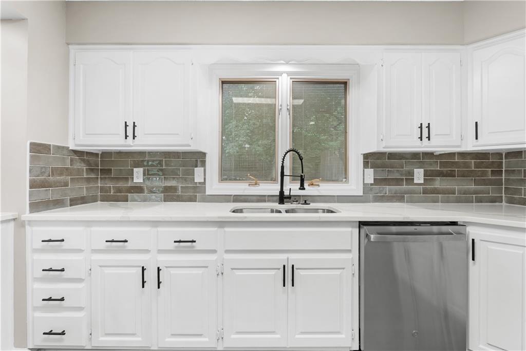 7232 N Monroe Avenue - Photo 1