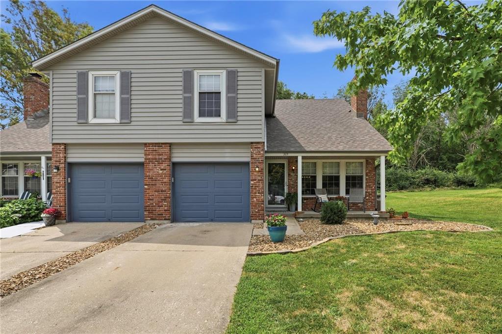 203 W Foxwood Drive - Photo 1