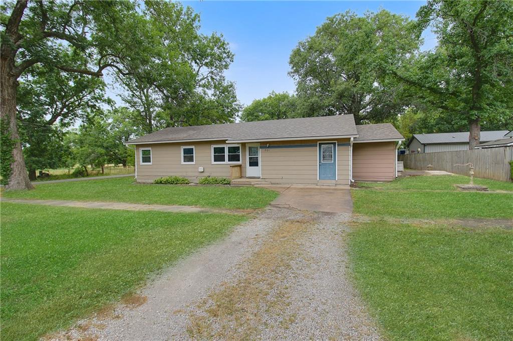301 E 3rd Street - Photo 1