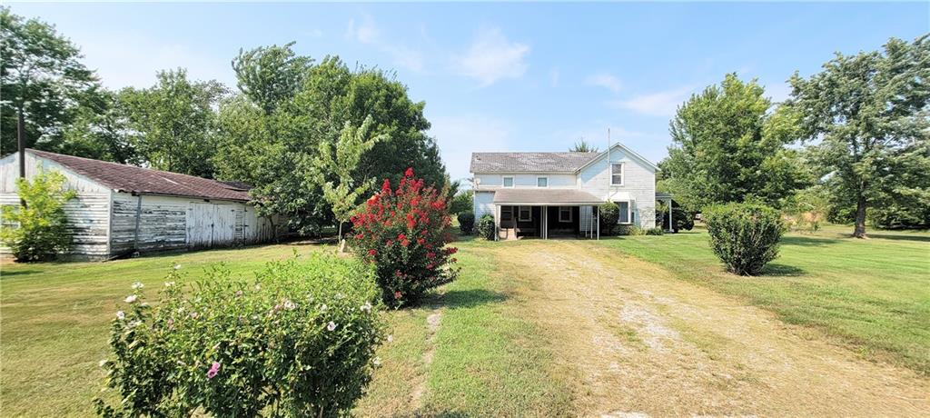 302 E Spruce Street - Photo 1