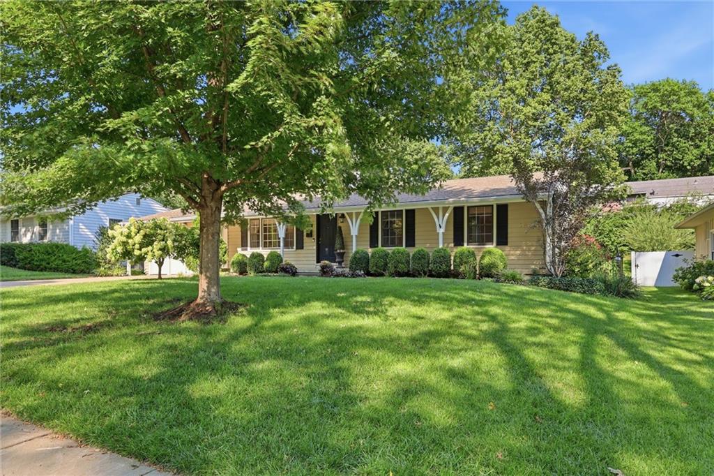 8705 Belleview Avenue - Photo 1