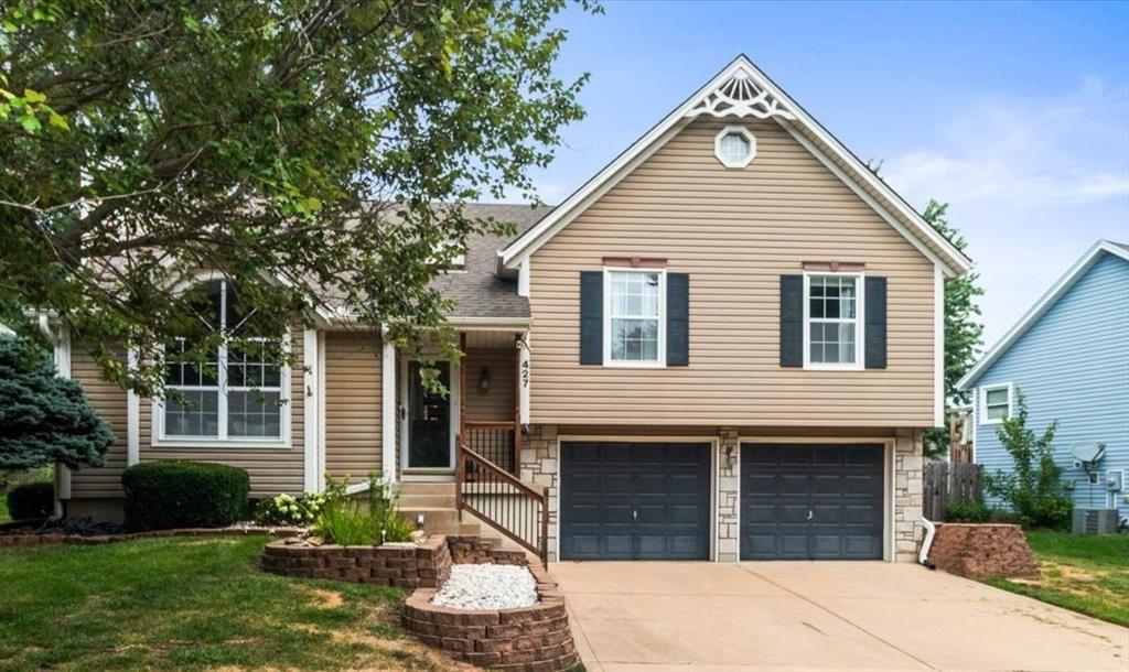 427 SE Franklin Court - Photo 1