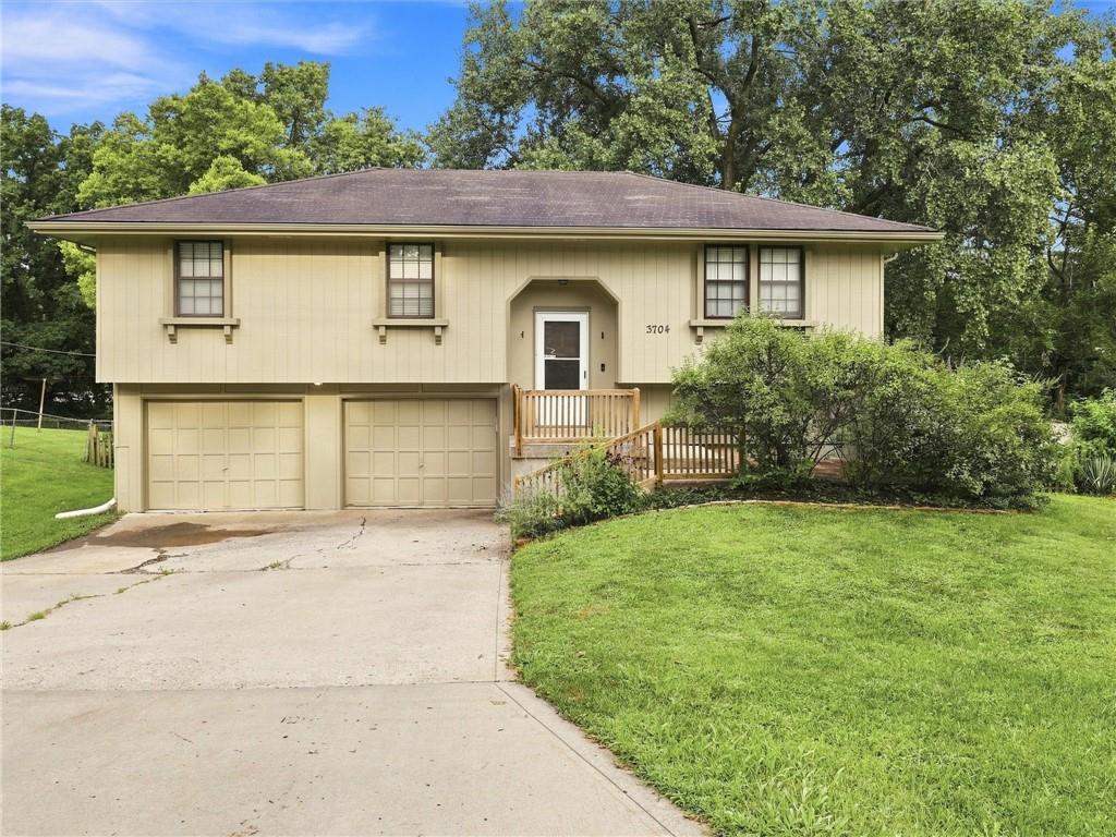 3704 N Woodland Avenue - Photo 1