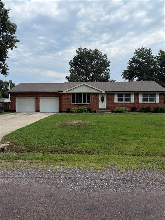 1605 S Pine Street - Photo 1