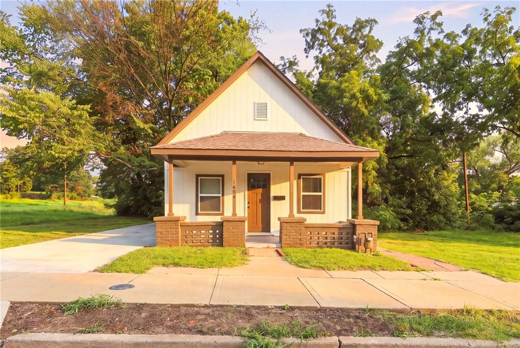 1604 N 9th Street