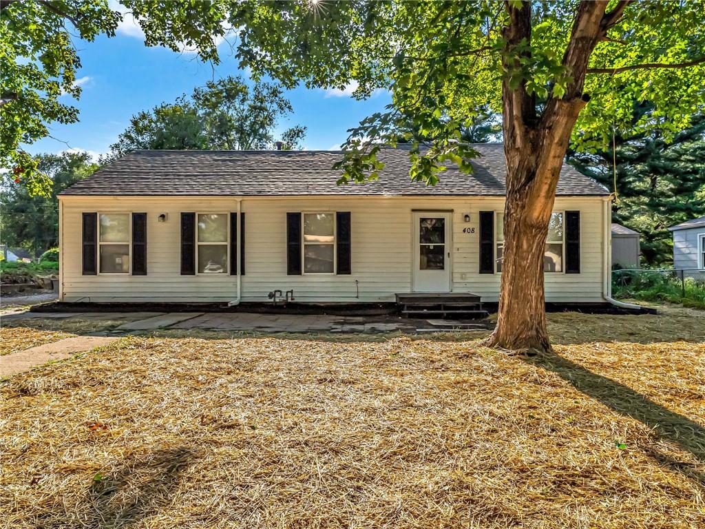 408 Zoe Street - Photo 1