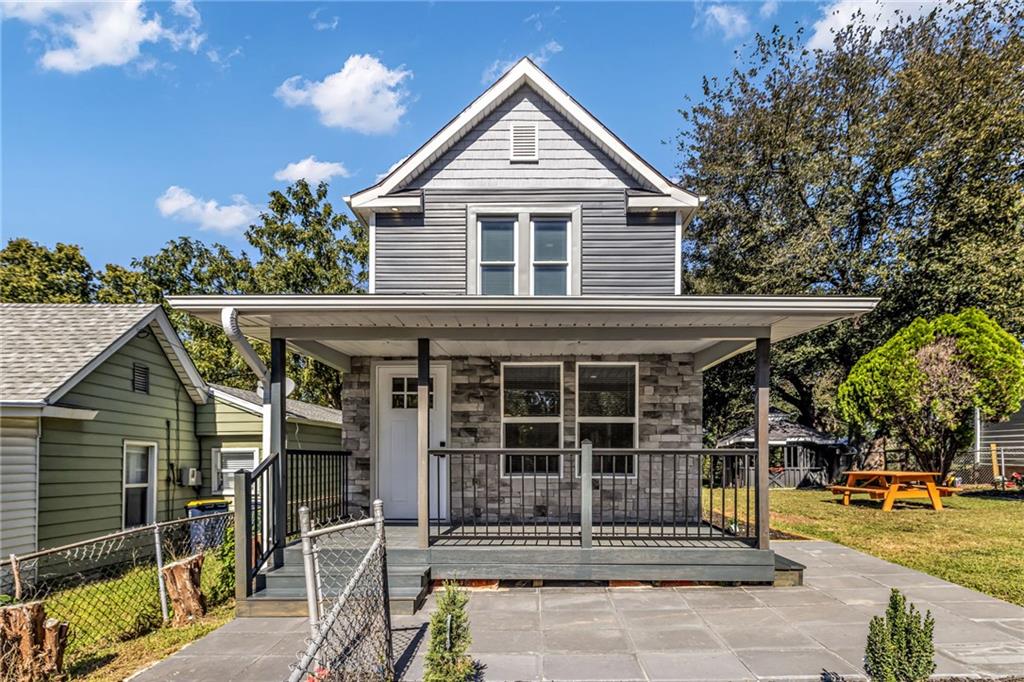 5822 E 10th Street - Photo 1