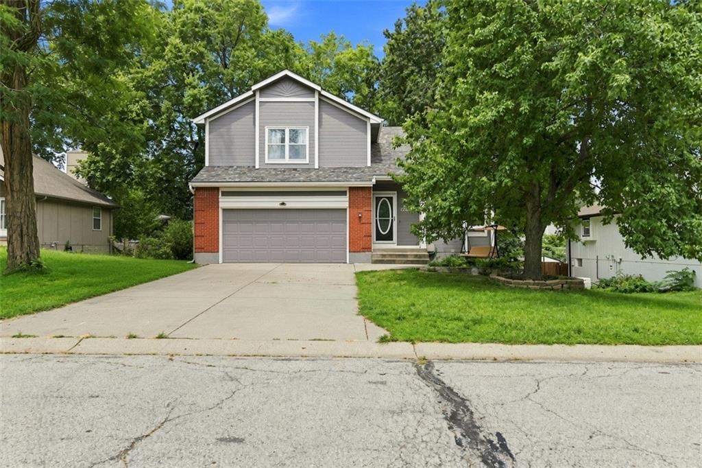 1207 SW Eastman Court - Photo 1