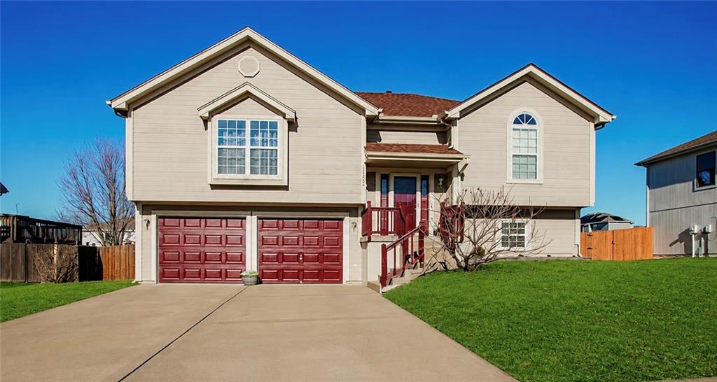 12204 WHITE OAK Street - Photo 1