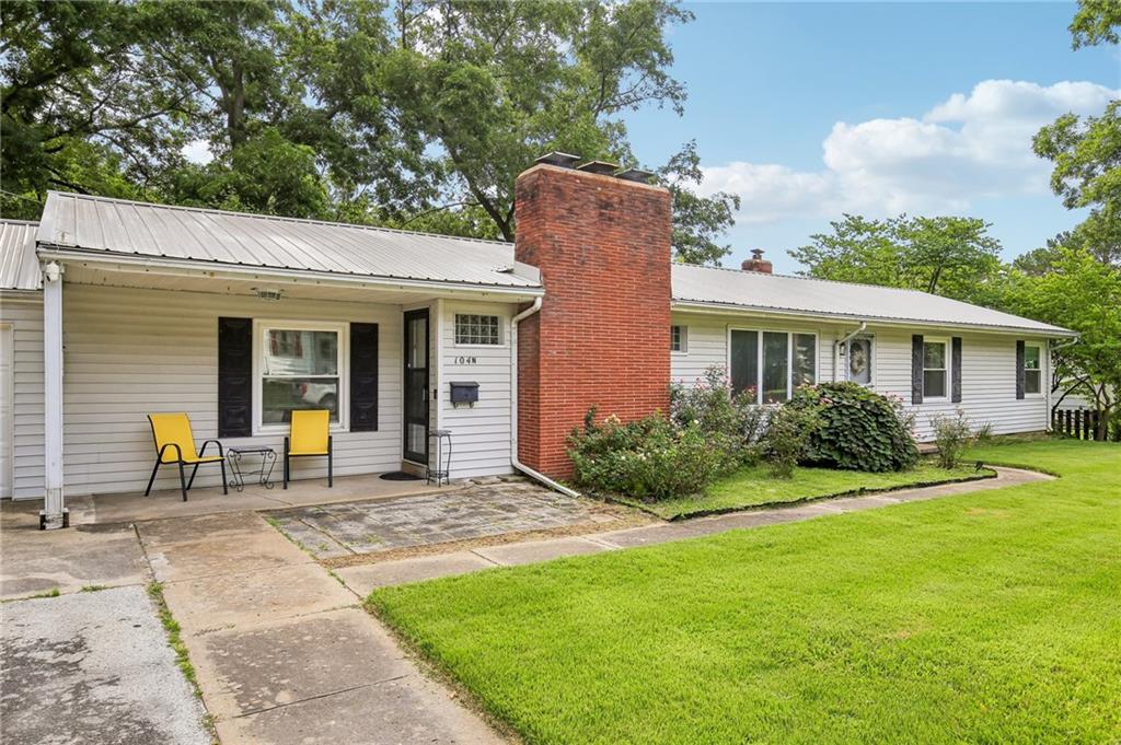 104 N 6th Street - Photo 1