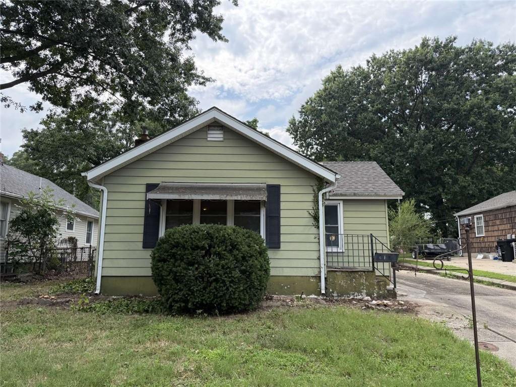 810 S Raymond Street - Photo 1