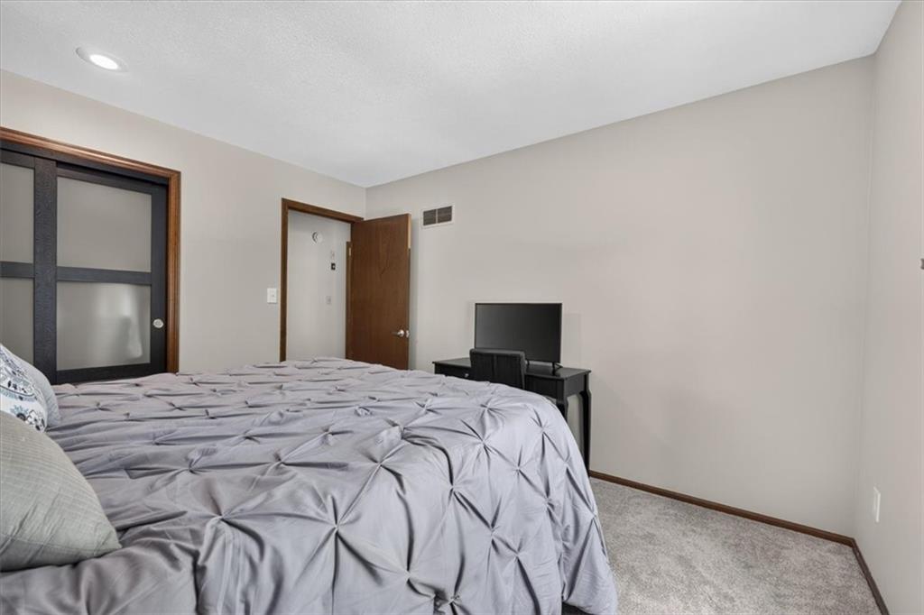 Thumbnail 40