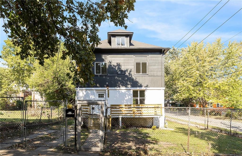 3242 Roberts Street - Photo 1