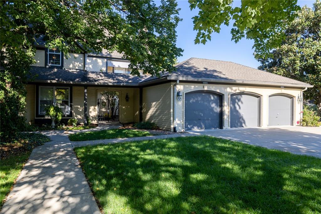 10804 Glenwood Street - Photo 1