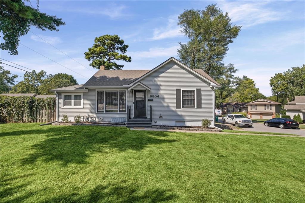 8804 W 79th Street - Photo 1