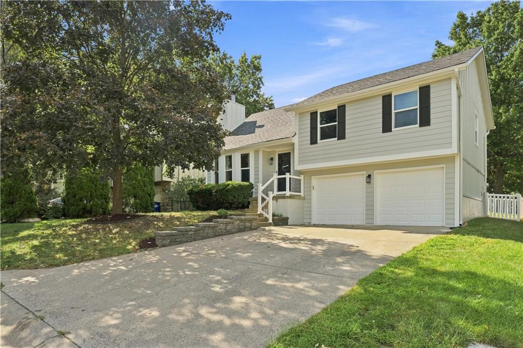 16407 W 126th Street - Photo 1