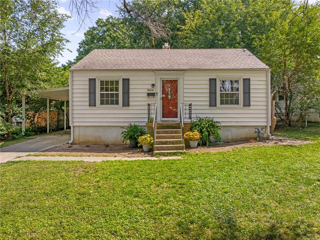 8605 Summit Street - Photo 1