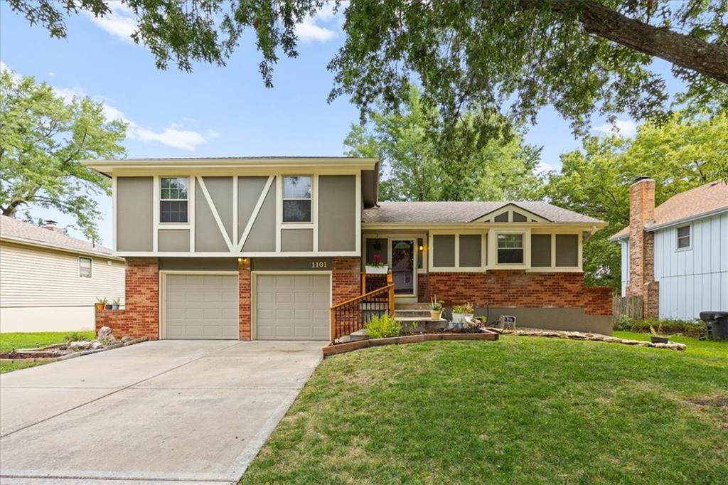 1101 E Northview Street - Photo 1
