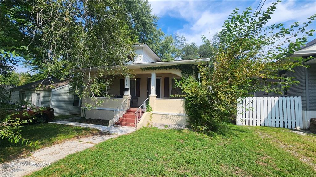 813 N Crysler Avenue - Photo 1
