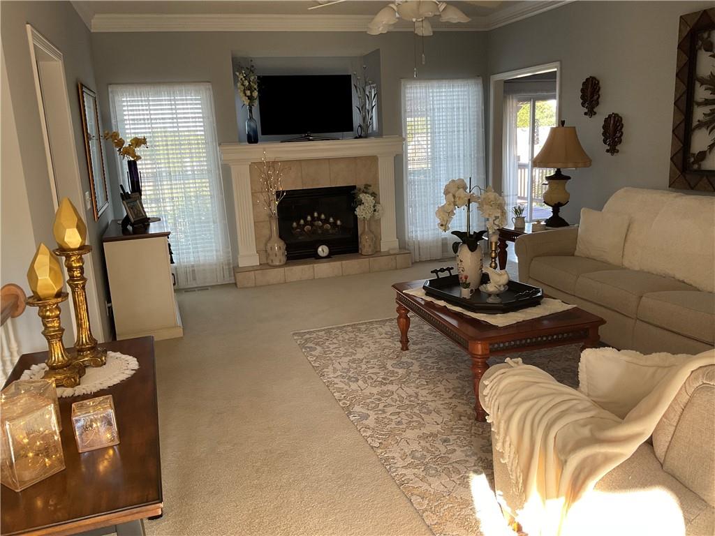 8543 N Robinhood Avenue - Photo 1