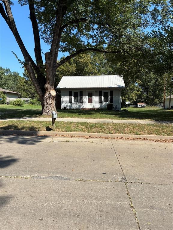 323 E 13th Street