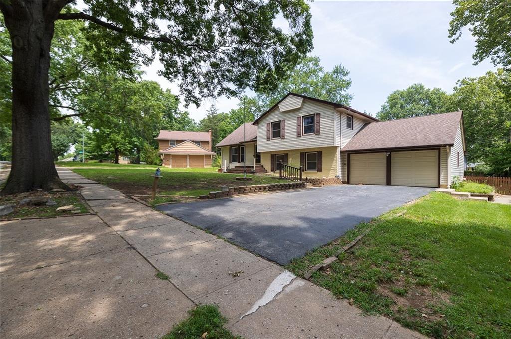 11209 Walnut Street - Photo 1