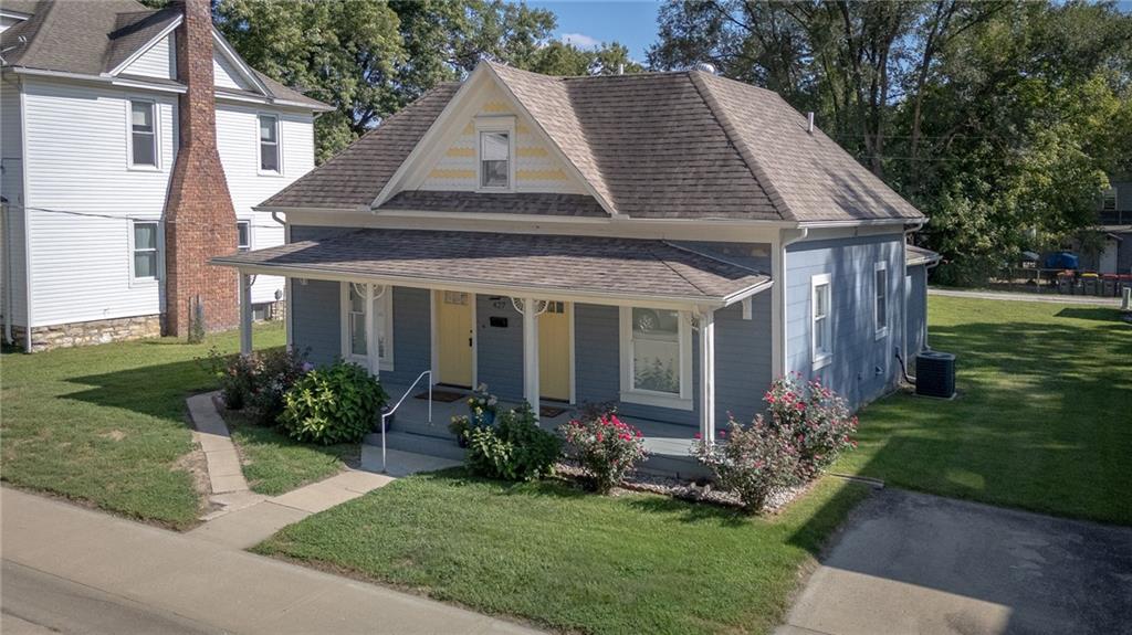 427 Benton Avenue - Photo 1