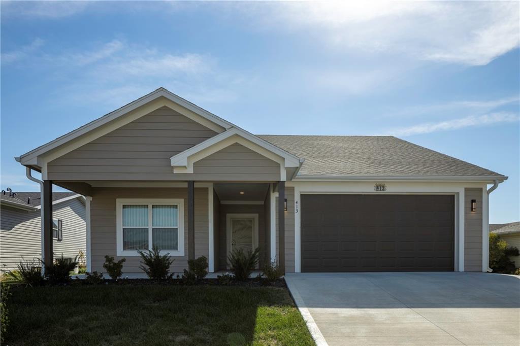 413 NE Poplar Court - Photo 1