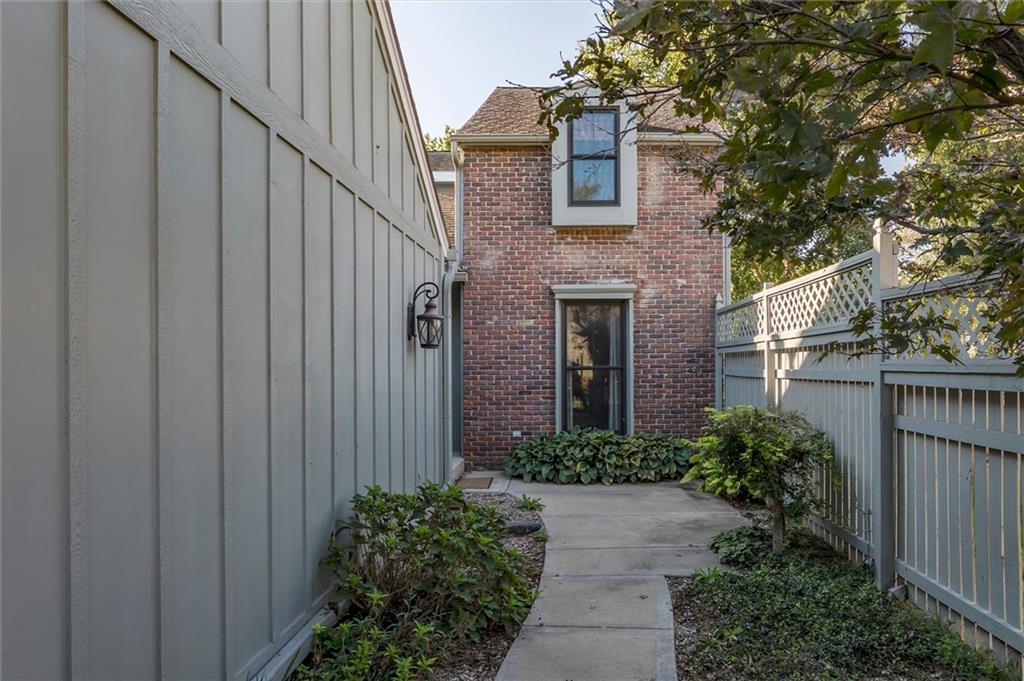 4317 W 112th Street - Photo 1