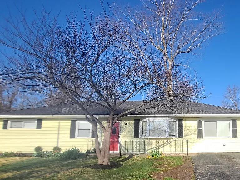 11316 Lewis Avenue - Photo 1