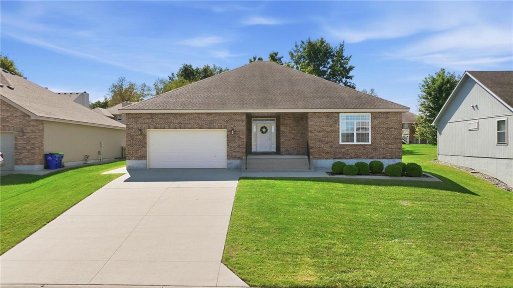 3904 SW Briarwood Oaks Drive - Photo 1