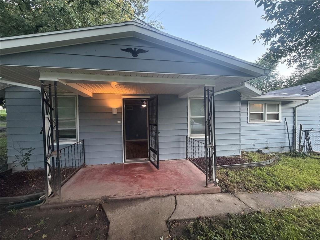 1516 E Highland Avenue - Photo 1