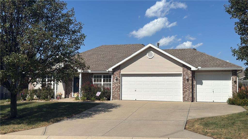 113 SE Sun Garden Street - Photo 1