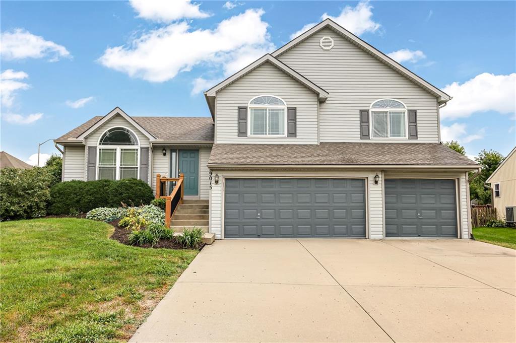 9015 N Essex Drive - Photo 1