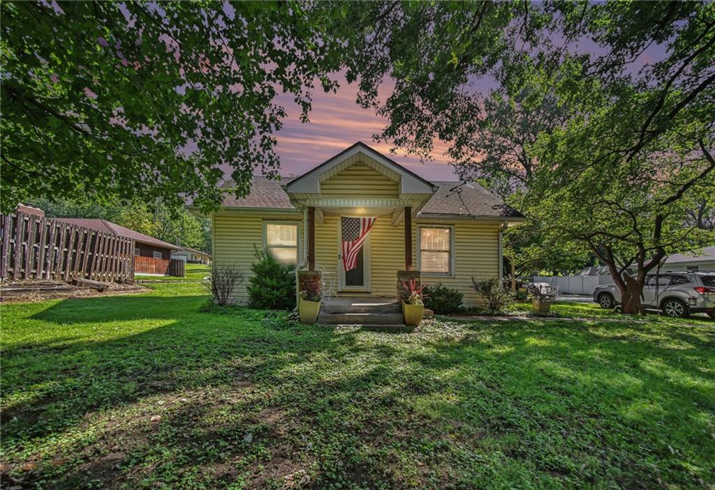 2913 S 40th Terrace - Photo 1
