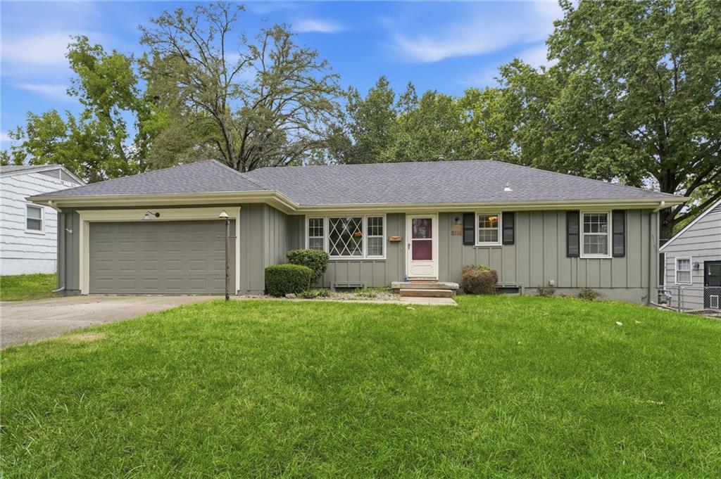 8116 W 92nd Street - Photo 1
