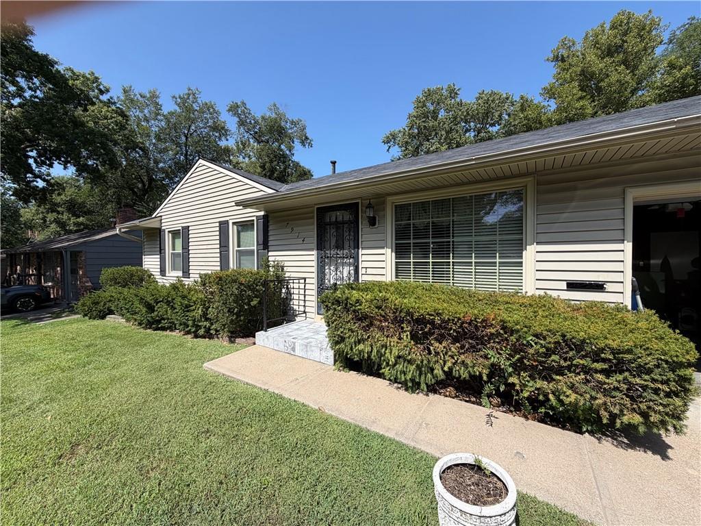 7914 W 86th Street - Photo 1