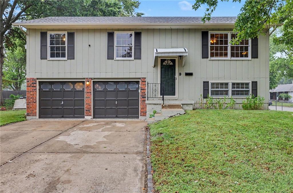 16408 E 40th Street - Photo 1