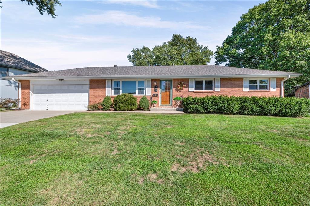 705 Quincy Boulevard - Photo 1