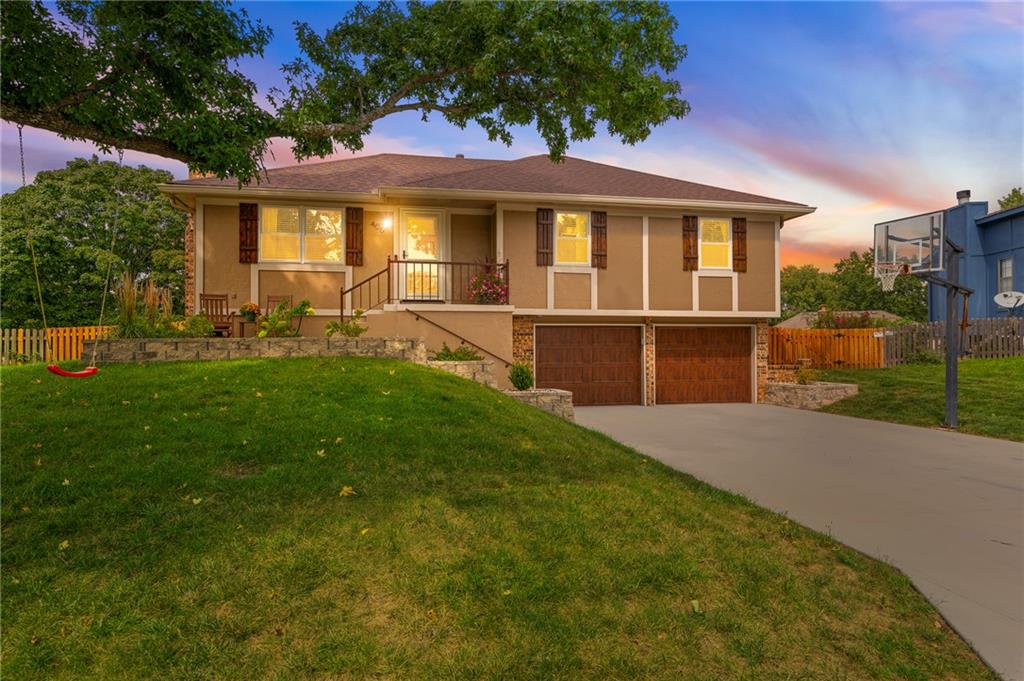 406 NE Crescent Street - Photo 1