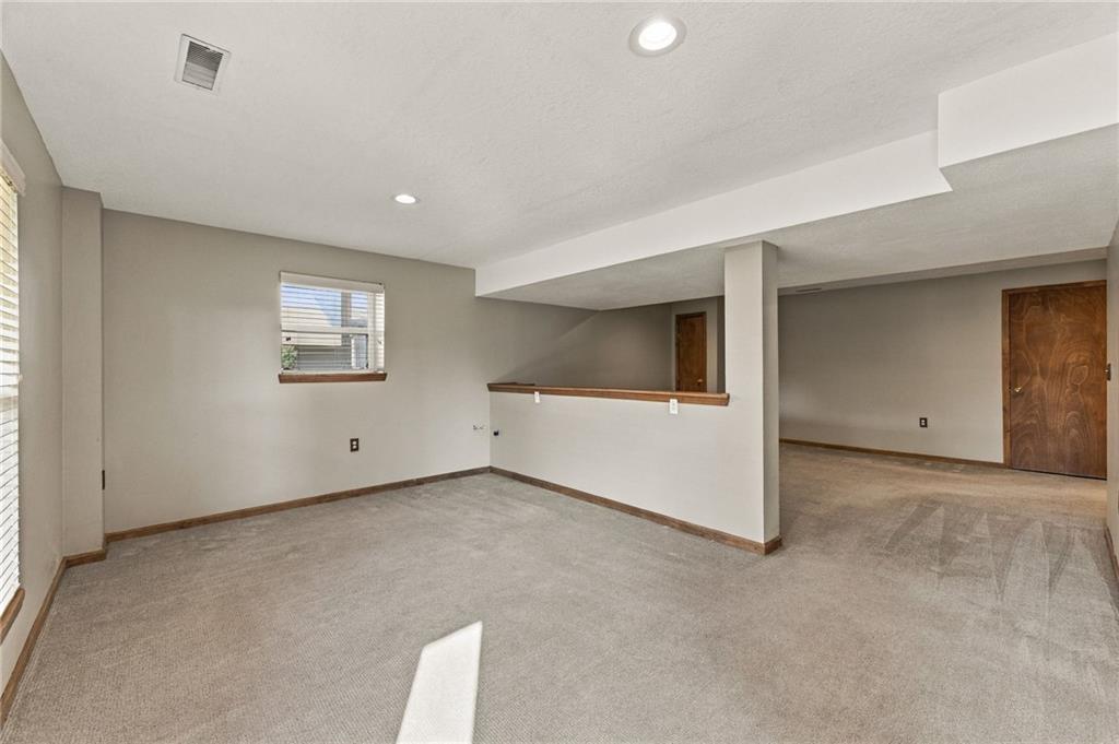 Thumbnail 38