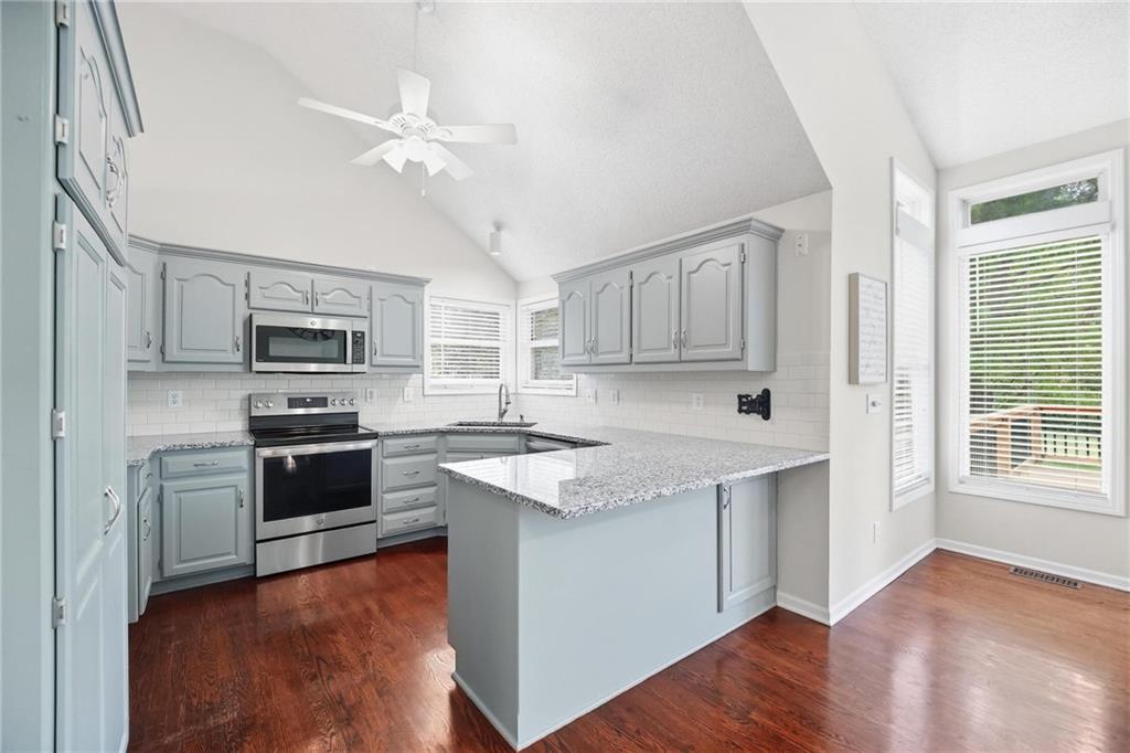 Thumbnail 12